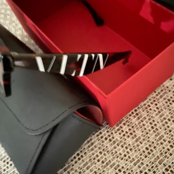 NIB VALENTINO GARAVANI WOMENS 55mm COLOR RED HABANA, main image 5